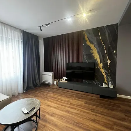Luxe Haven New Bazzar 4 شقة تيرانا