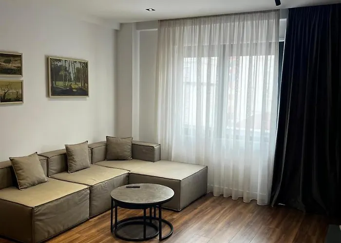 Luxe Haven New Bazzar 4 شقة